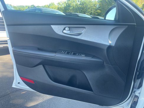 Used 2023 Kia Forte LXS image 37