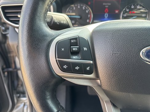 Used 2023 Ford Explorer XLT w/ Equipment Group 202A image 16
