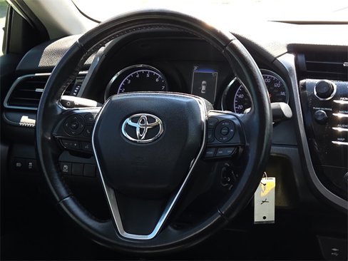 Used 2019 Toyota Camry SE image 12