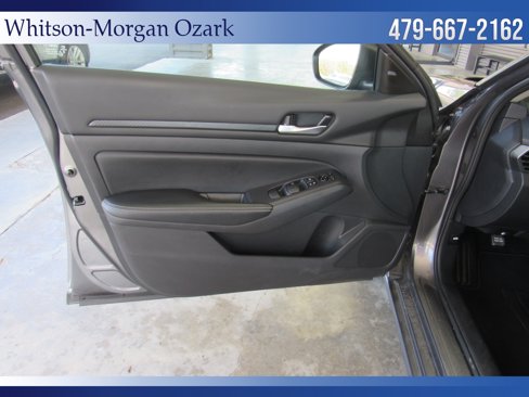 Used 2024 Nissan Altima 2.5 SV image 23