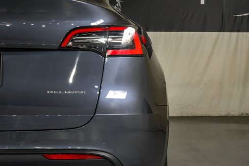 Used 2020 Tesla Model Y Long Range image 36
