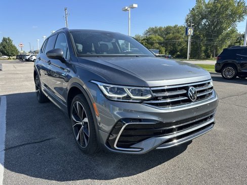 Used 2022 Volkswagen Tiguan SEL R-Line image 4