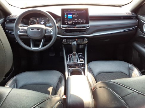 Used 2023 Jeep Compass Trailhawk image 8