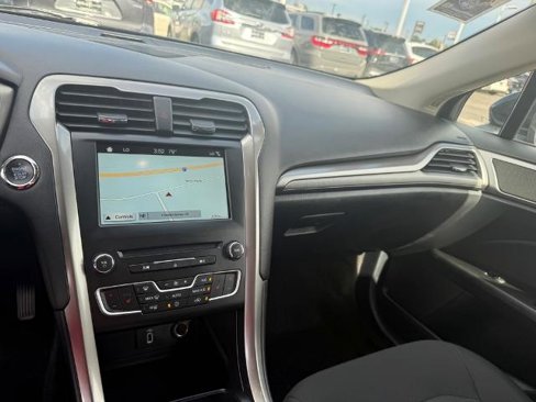 Certified 2018 Ford Fusion SE image 13