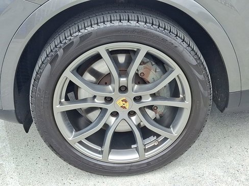 Used 2021 Porsche Cayenne S image 10