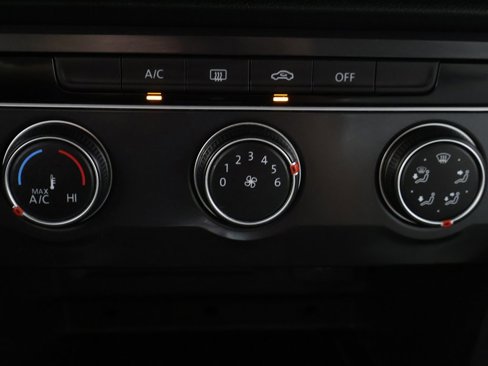 Used 2020 Volkswagen Tiguan S image 45