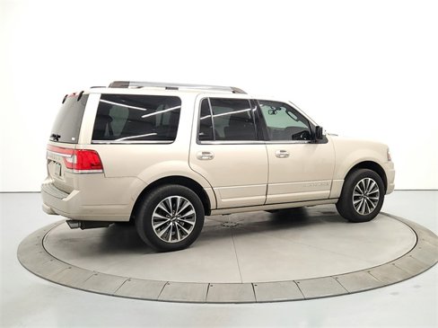 Used 2017 Lincoln Navigator Select image 7