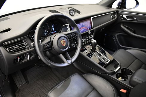 Certified 2023 Porsche Macan GTS image 4