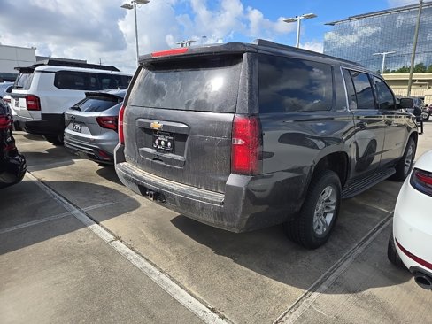 Used 2018 Chevrolet Suburban LT image 3