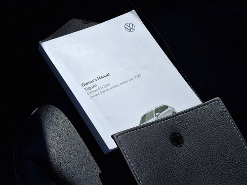 Certified 2021 Volkswagen Tiguan SE image 26
