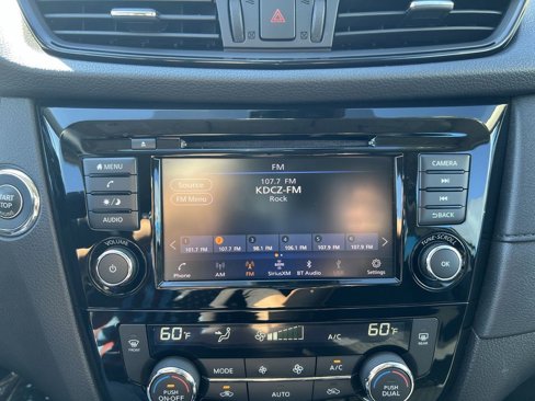 Used 2020 Nissan Rogue SV image 13