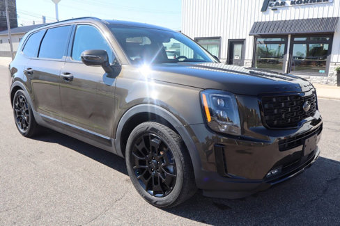Used 2021 Kia Telluride SX w/ SX Prestige Package image 2