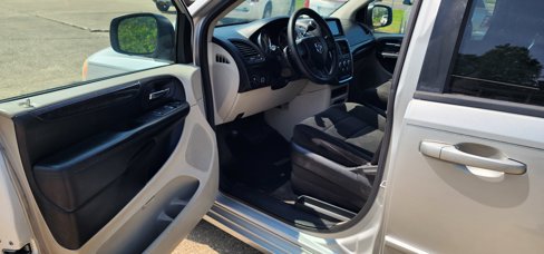 Used 2012 Dodge Grand Caravan SE image 13