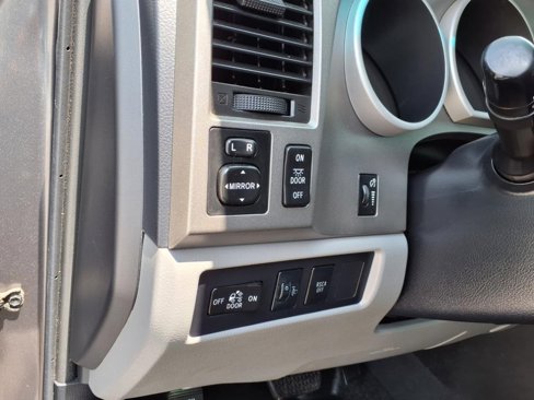 Used 2013 Toyota Tundra 4x4 CrewMax image 24