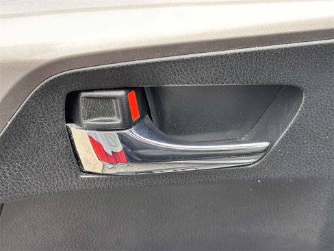 Used 2018 Toyota RAV4 XLE image 13