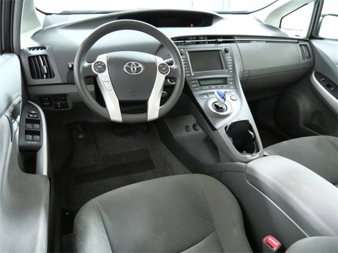 Used 2010 Toyota Prius Three image 3