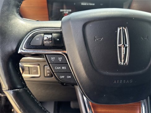 Used 2018 Lincoln Navigator Select image 17