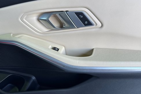Certified 2023 BMW 330i Sedan w/ Driving Assistance Package image 21