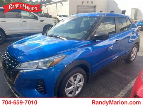Used 2023 Nissan Kicks S image 1