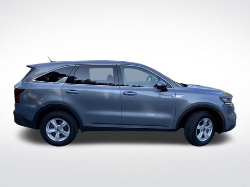 Used 2021 Kia Sorento LX image 2