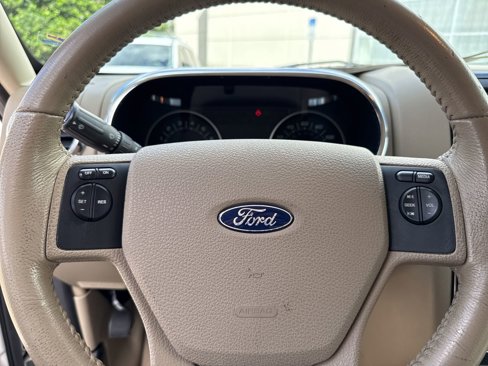 Used 2008 Ford Explorer XLT image 19