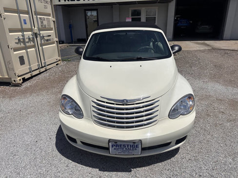 Used 2007 Chrysler PT Cruiser Convertible image 2
