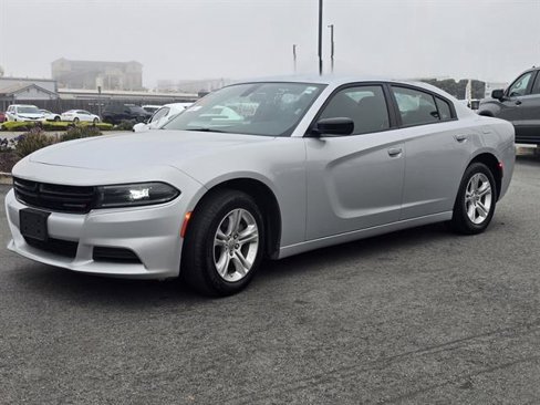 Used 2023 Dodge Charger SXT image 2