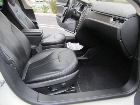 Used 2013 Tesla Model S Long Range image 16