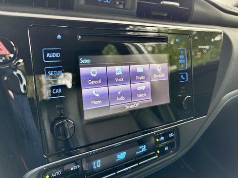 Used 2017 Toyota Corolla SE image 29