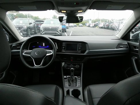 Used 2022 Volkswagen Jetta SE image 34