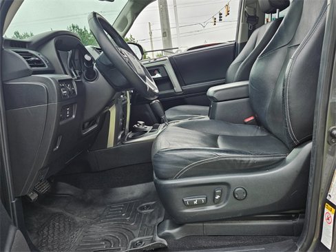 Used 2014 Toyota 4Runner Limited image 6