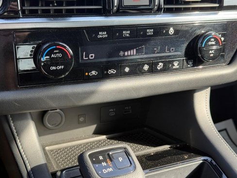 Used 2023 Nissan Pathfinder SL w/ SL Premium Package image 21