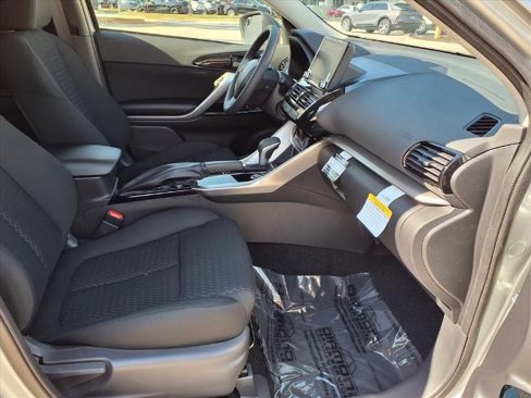 New 2025 Mitsubishi Eclipse Cross LE image 9