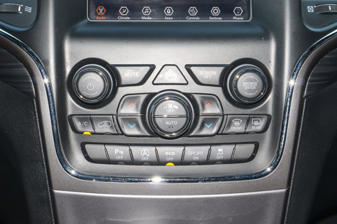 Used 2019 Jeep Grand Cherokee Laredo image 21