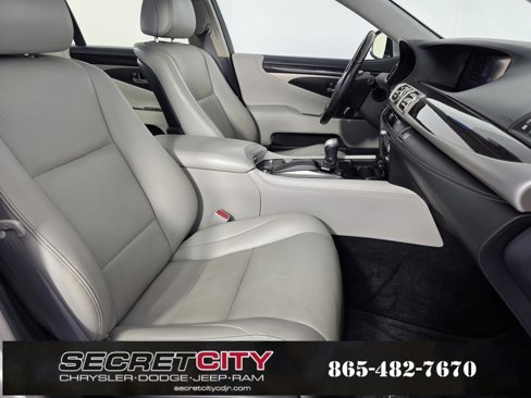 Used 2015 Lexus LS 460 AWD image 32