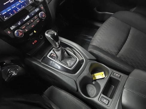 Used 2019 Nissan Rogue SV image 26