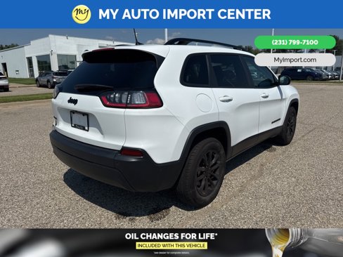 Used 2023 Jeep Cherokee Altitude Lux image 7