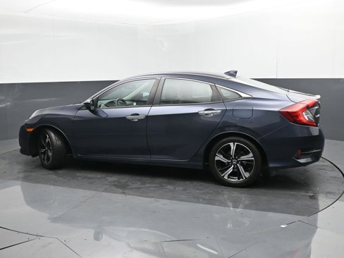 Used 2017 Honda Civic Touring image 3