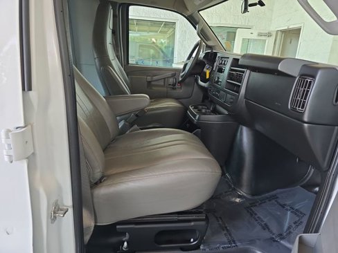 Used 2017 Chevrolet Express 2500 image 23