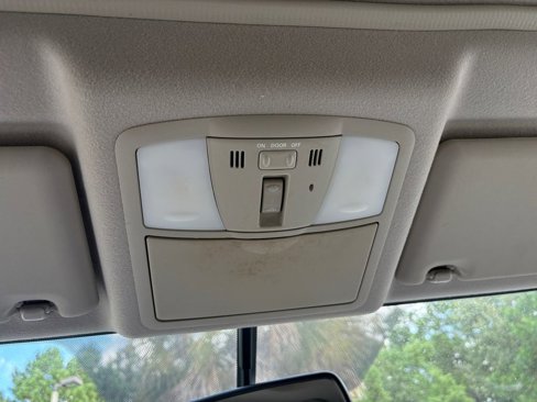 Used 2012 Nissan Rogue SL image 29