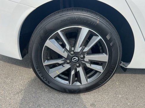 New 2025 Nissan Versa SV image 19
