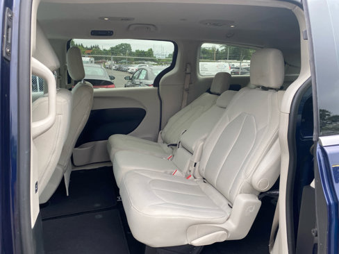 Used 2017 Chrysler Pacifica Touring w/ Tire & Wheel Group image 3