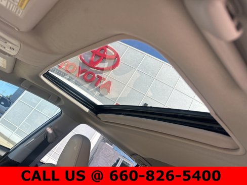 Used 2015 Toyota RAV4 Limited image 11