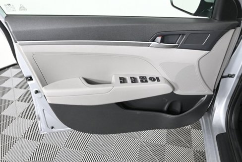 Used 2020 Hyundai Elantra SE w/ Cargo Package (C1) image 17