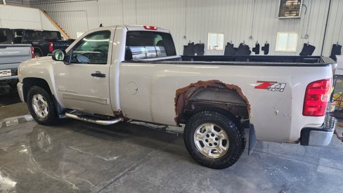 Used 2008 Chevrolet Silverado 1500 LT w/ Suspension Package, Off-Road image 6