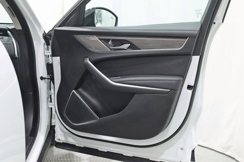 Used 2022 Jaguar F-PACE S image 31