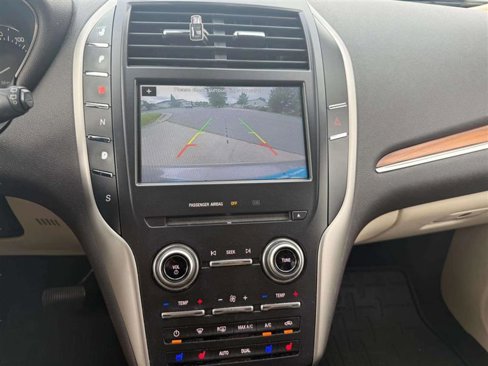 Used 2016 Lincoln MKC Reserve w/ Lincoln MKC Climate Package image 38