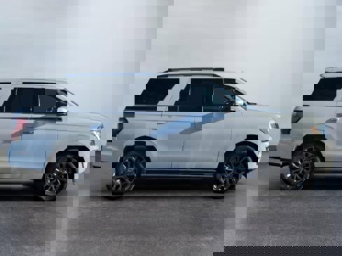 Used 2020 Ford Expedition Limited image 5