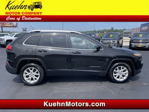 Used 2016 Jeep Cherokee Latitude image 1