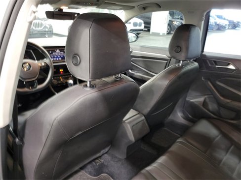 Used 2021 Volkswagen Jetta SE image 28